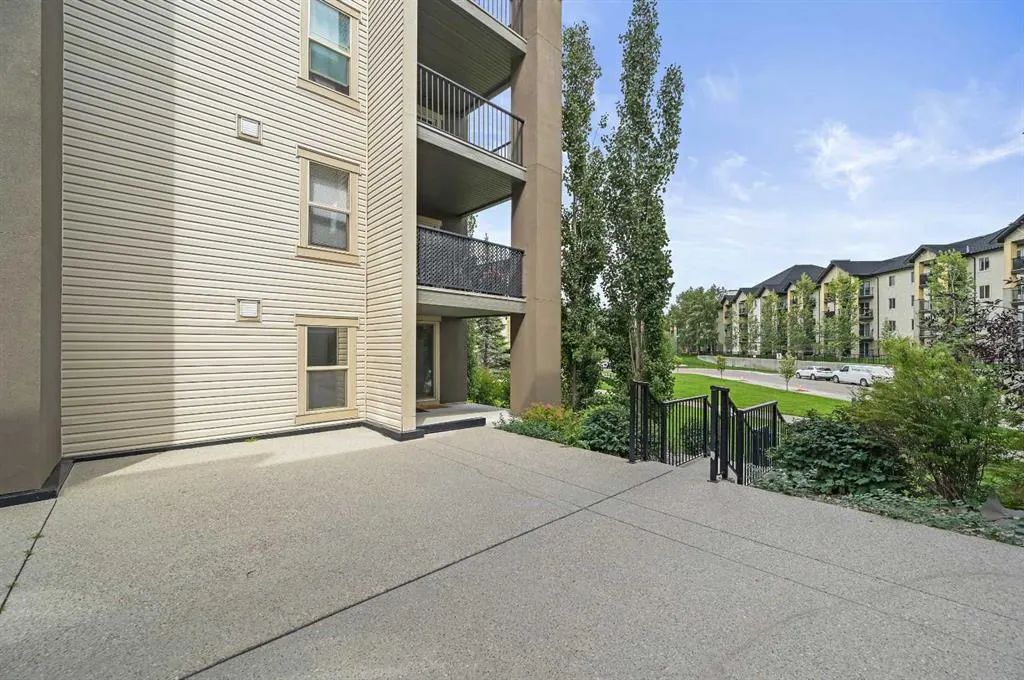 403 Mackenzie Way SW, #8113