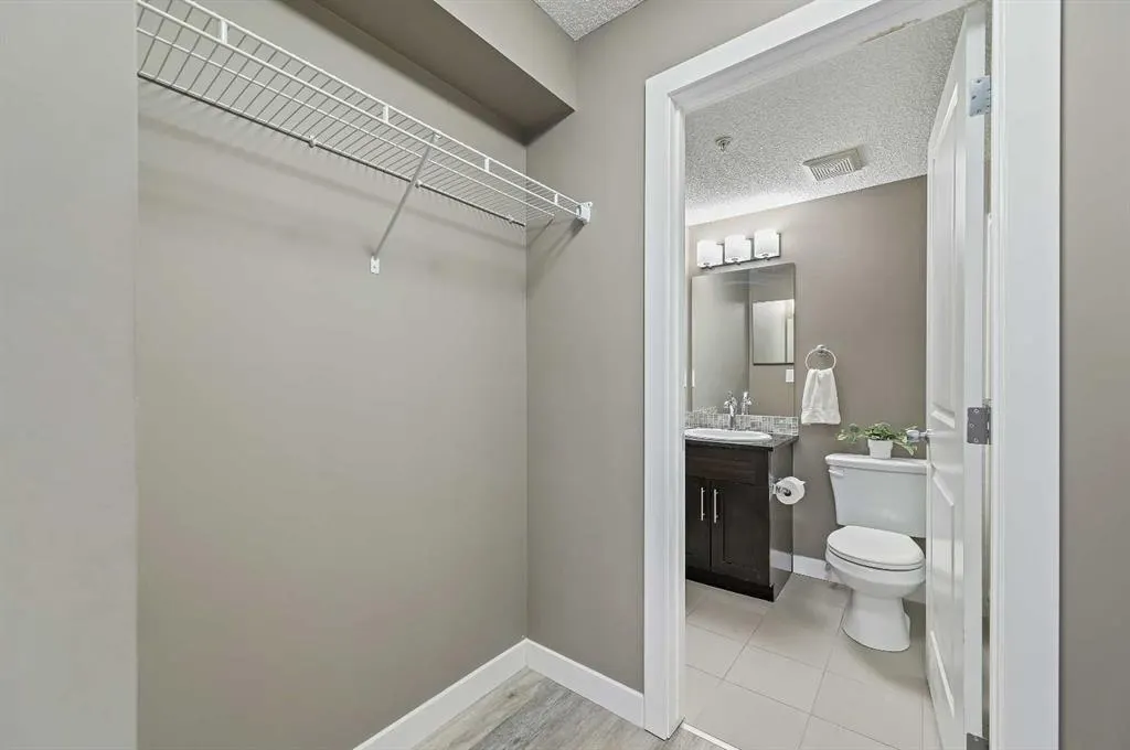 403 Mackenzie Way SW, #8113