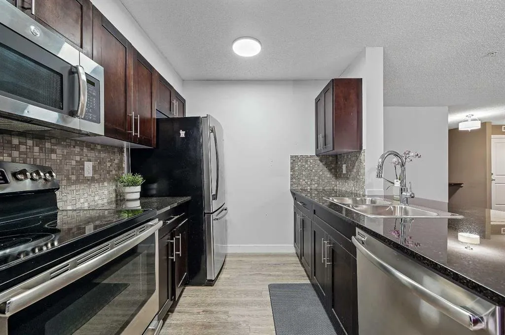 403 Mackenzie Way SW, #8113