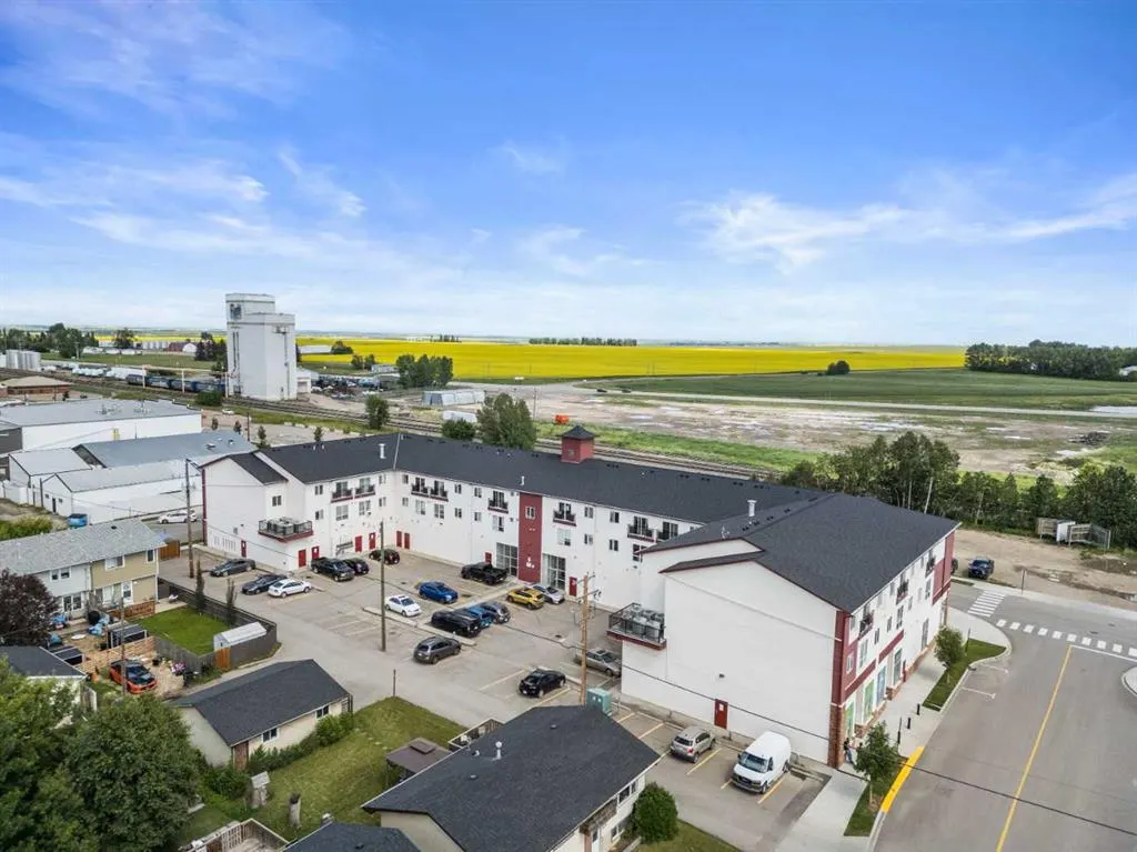 1010 Railway Street, #308