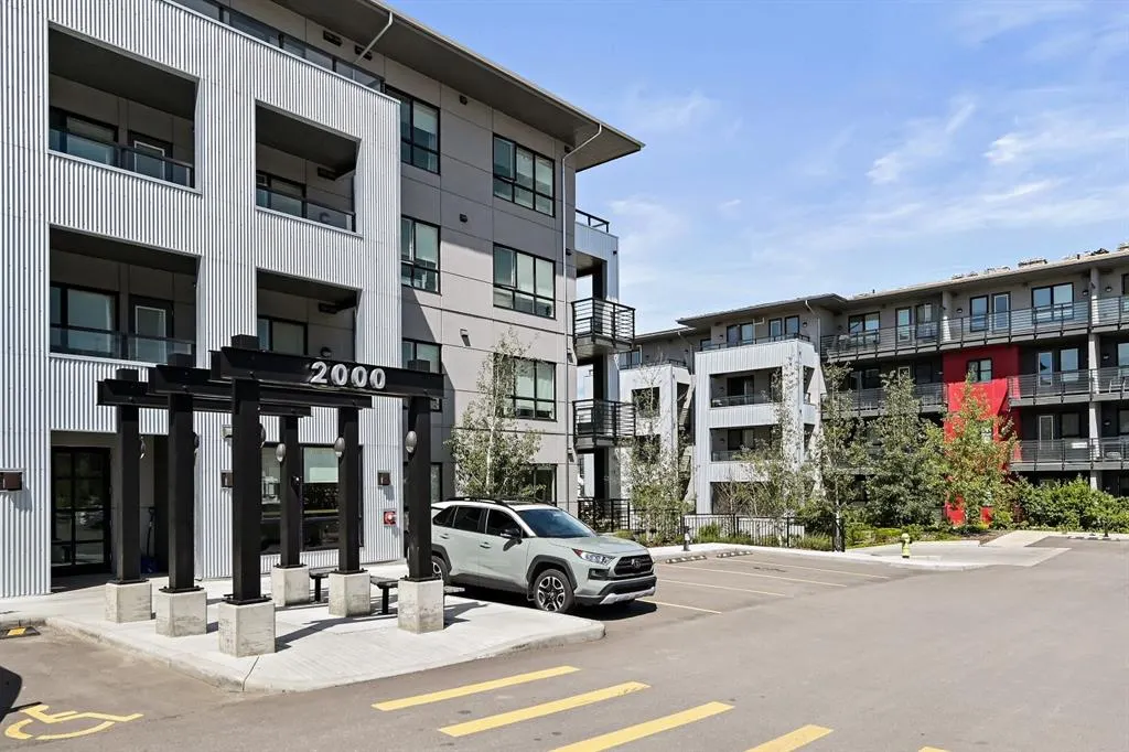 350 livingston Common NE, #2115