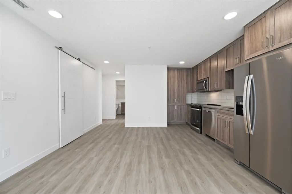350 livingston Common NE, #2115