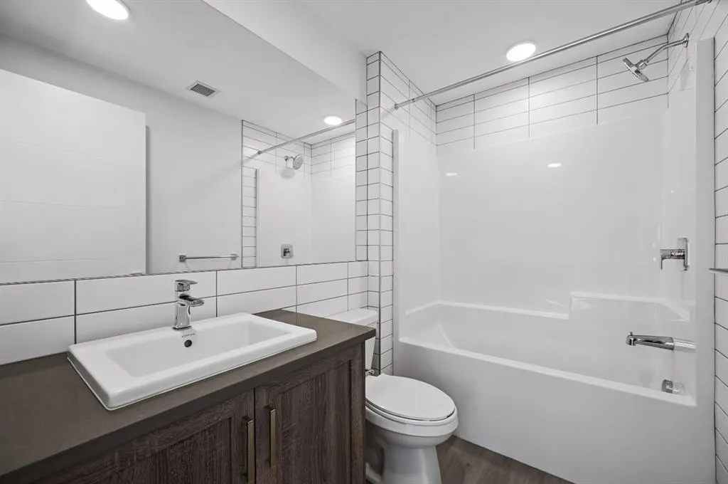 350 livingston Common NE, #2115