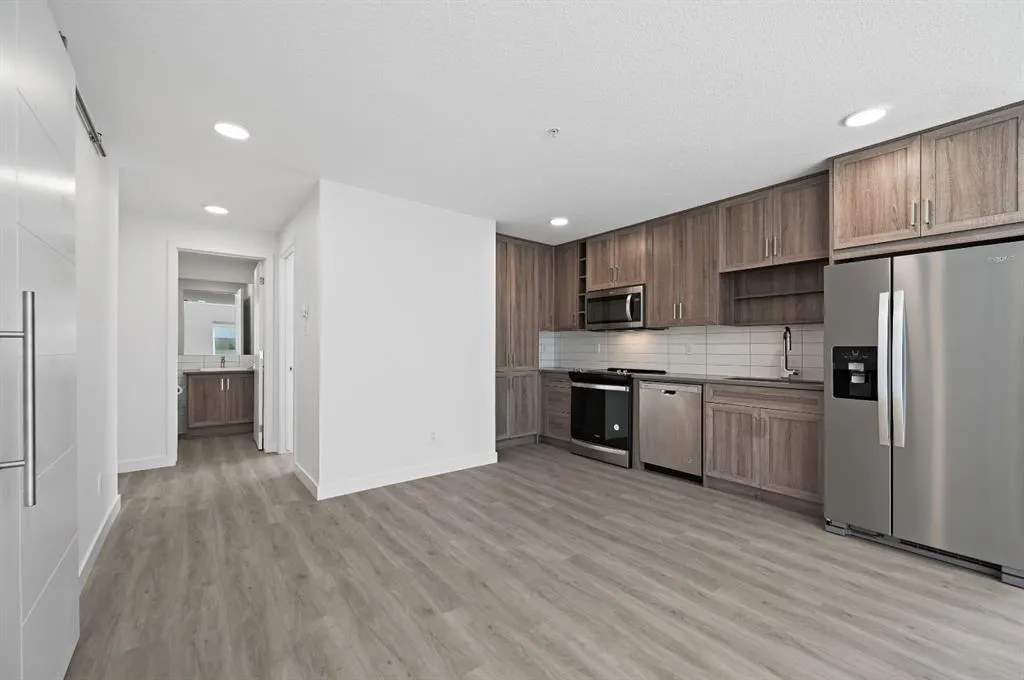 350 livingston Common NE, #2115