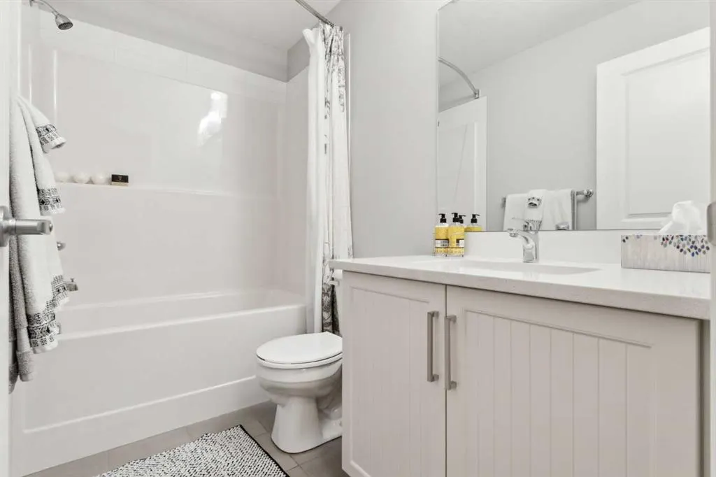 30 Mahogany Mews SE, #301