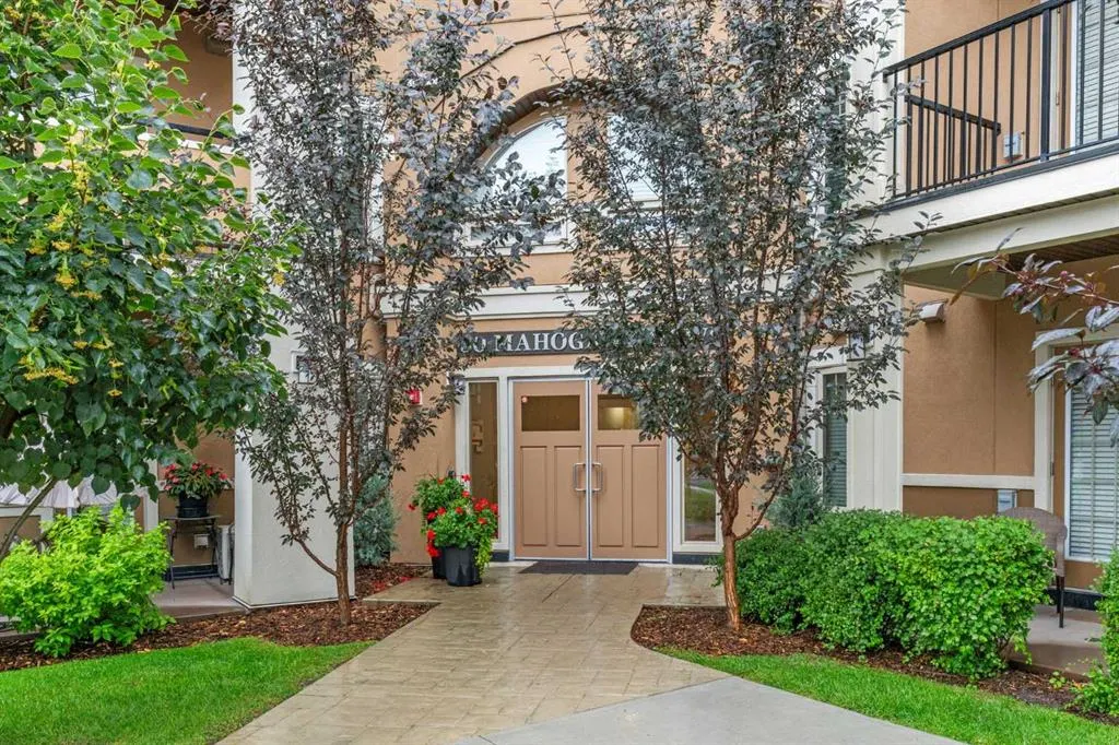30 Mahogany Mews SE, #301