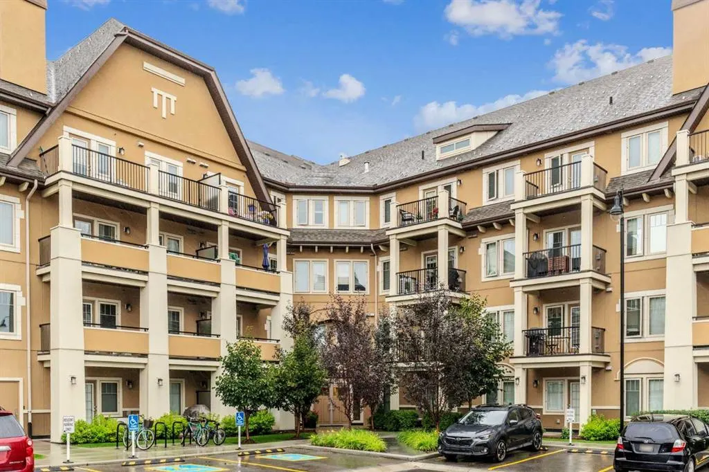 30 Mahogany Mews SE, #301