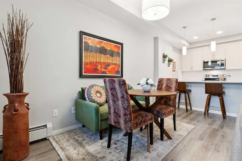 30 Mahogany Mews SE, #301