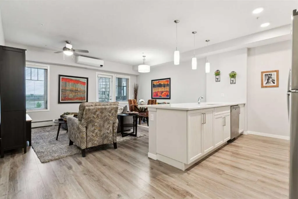 30 Mahogany Mews SE, #301