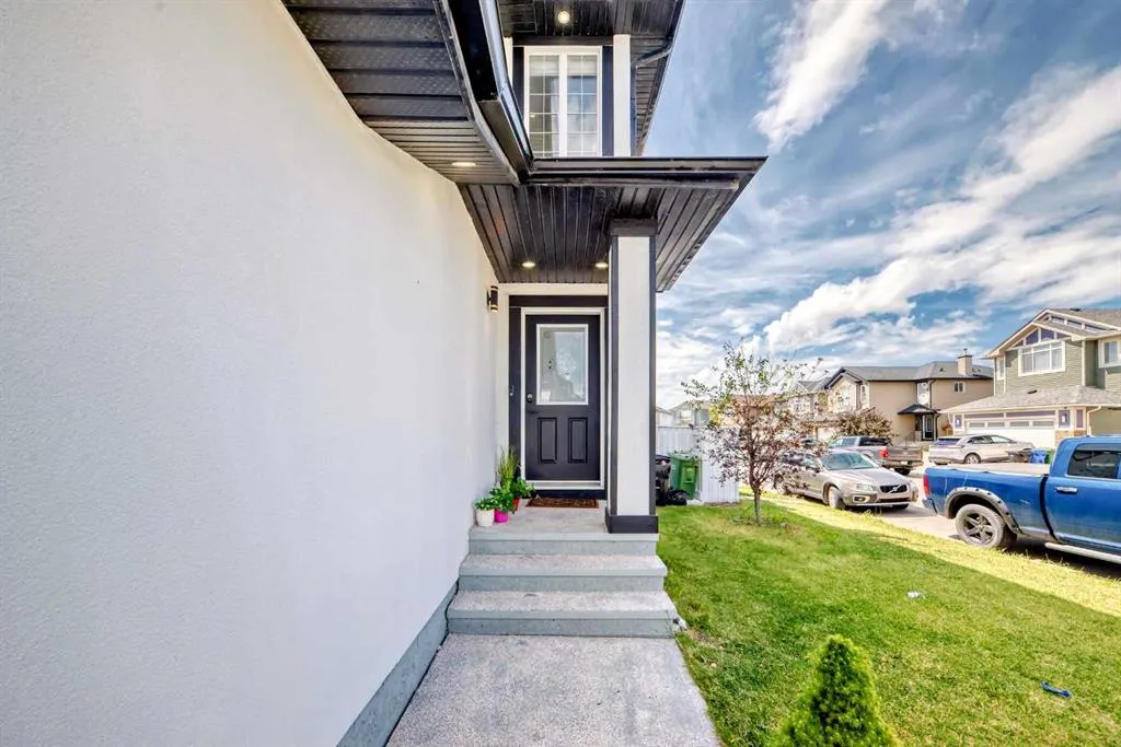117 Saddlecrest Crescent NE