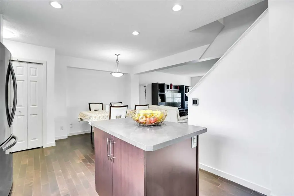 1223 New Brighton Park SE