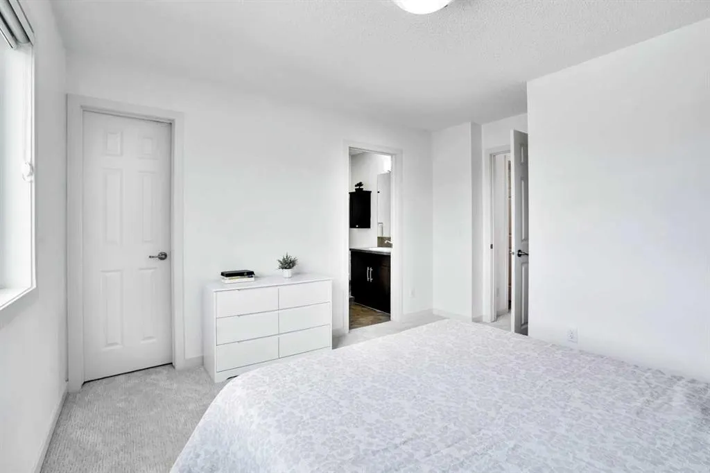 1223 New Brighton Park SE