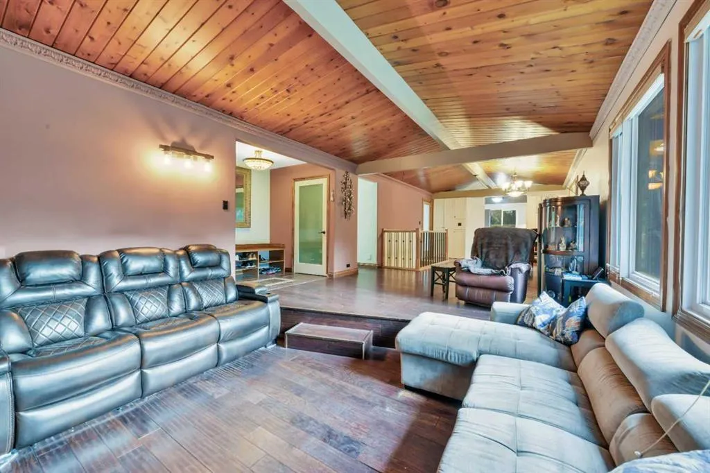 9 Cronquist Close