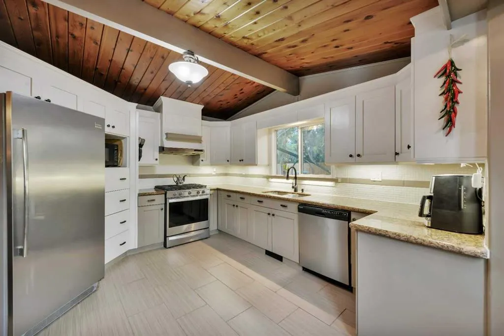 9 Cronquist Close