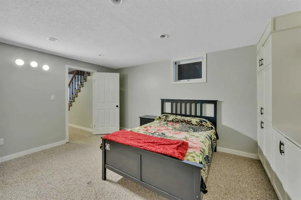 9 Cronquist Close