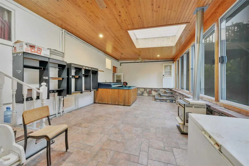 9 Cronquist Close