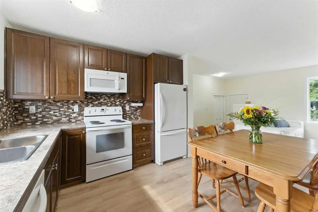 228 Penswood Way SE