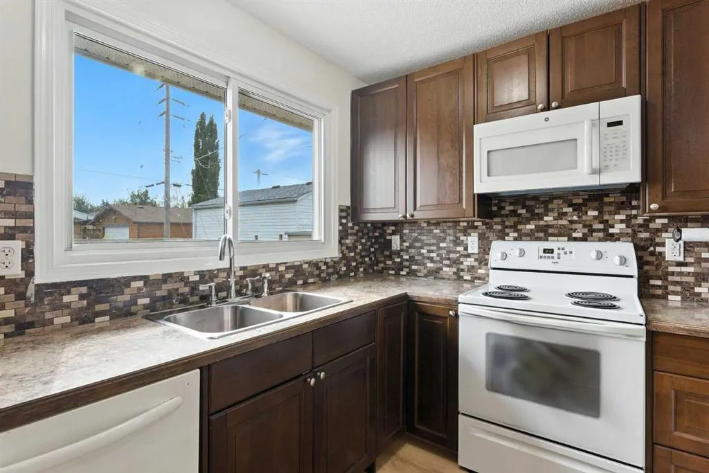 228 Penswood Way SE