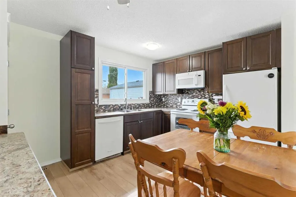 228 Penswood Way SE