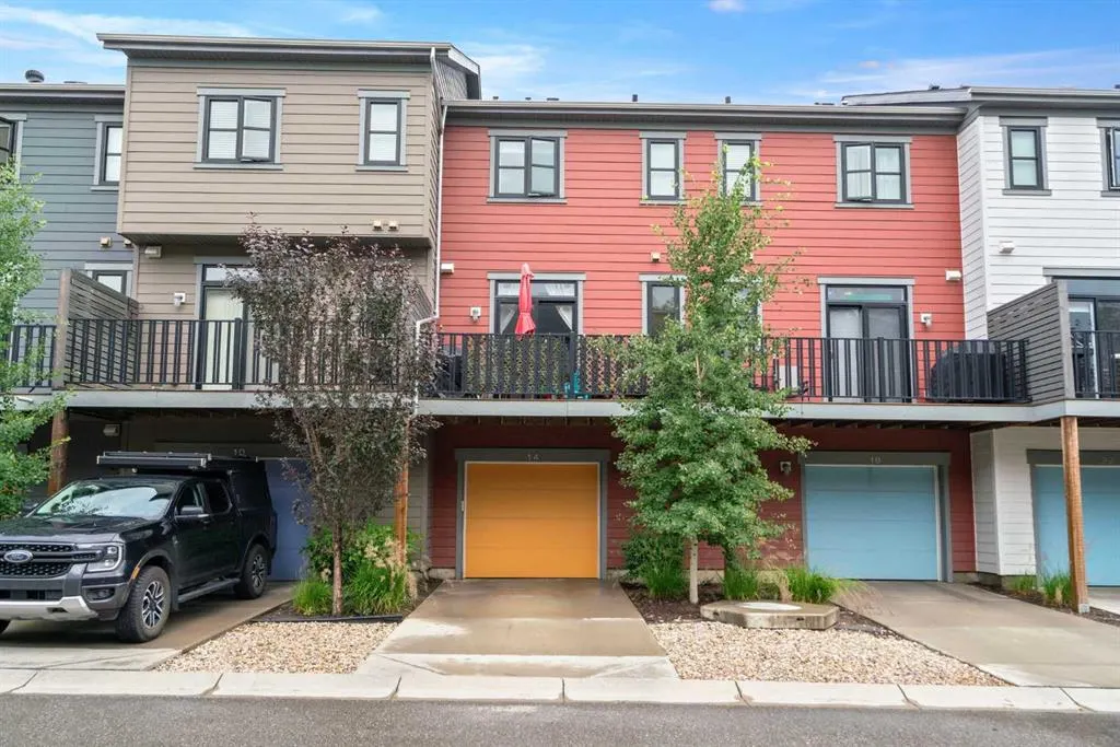 14 Walden Path SE