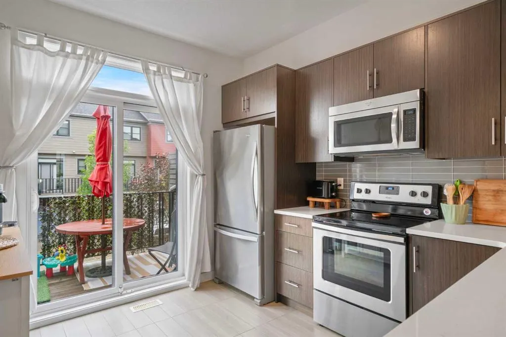 14 Walden Path SE