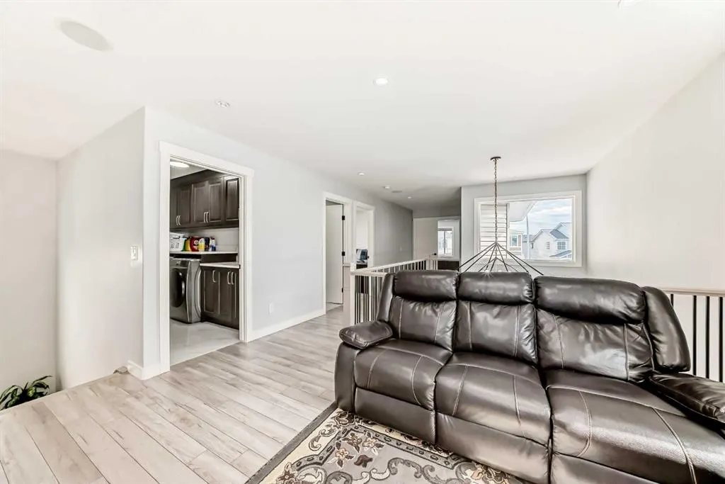 235 Savanna Way NE