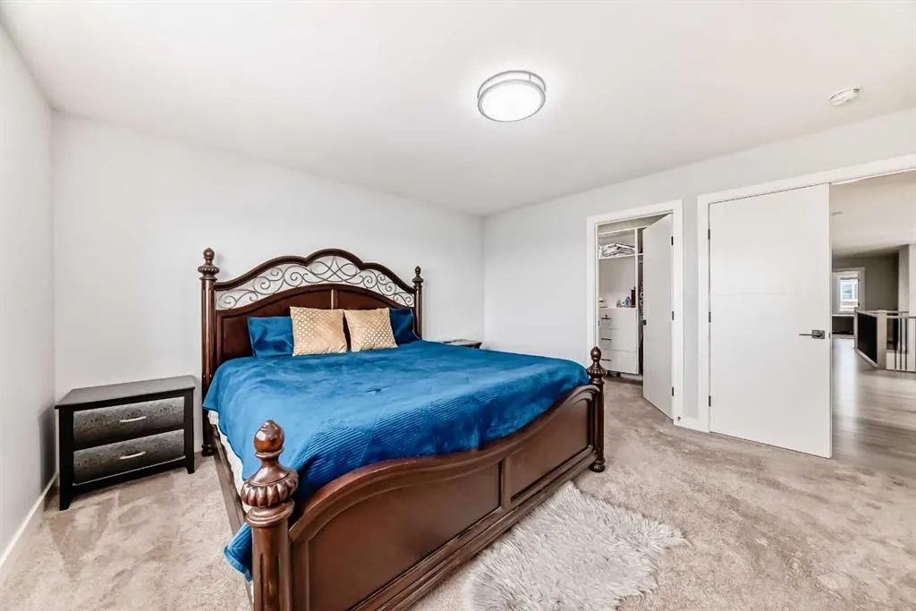 235 Savanna Way NE