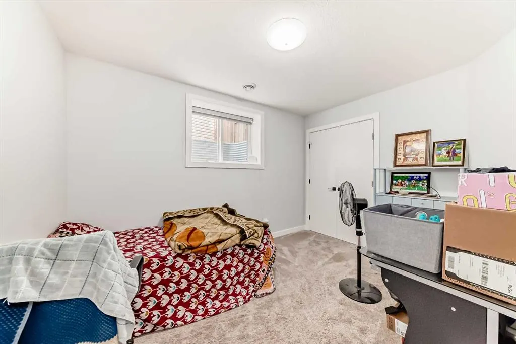 235 Savanna Way NE