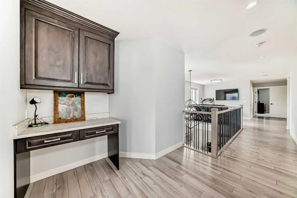 235 Savanna Way NE