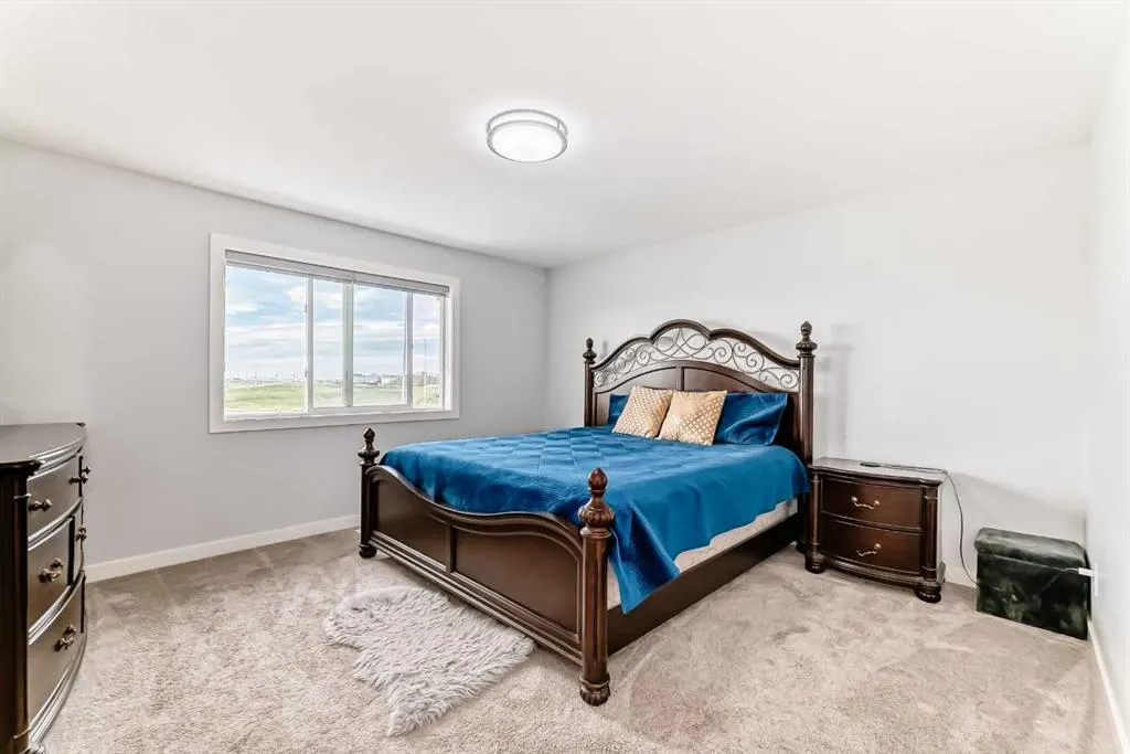 235 Savanna Way NE