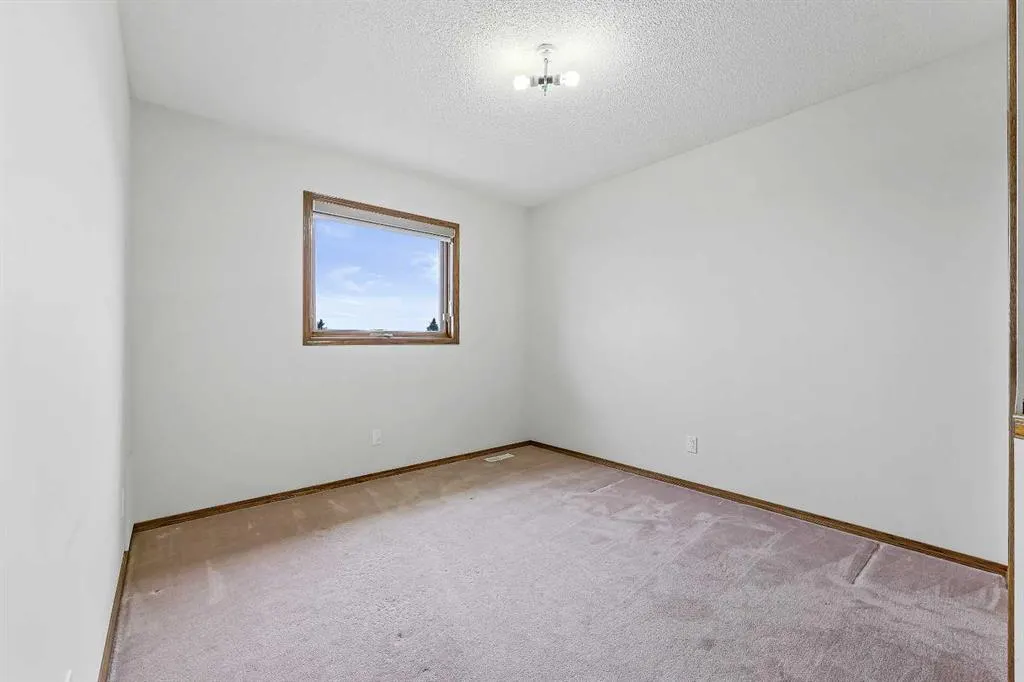 40 Edgebrook View NW