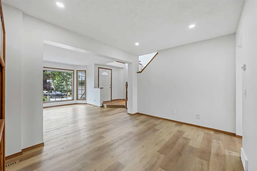 40 Edgebrook View NW