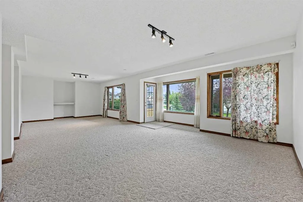 40 Edgebrook View NW