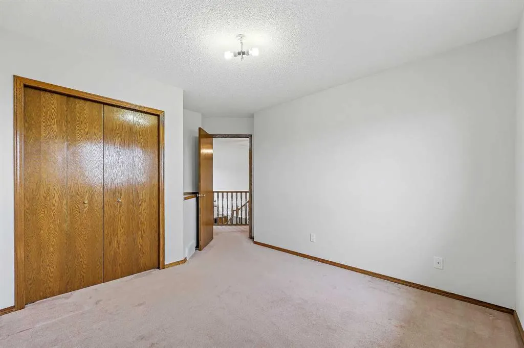 40 Edgebrook View NW