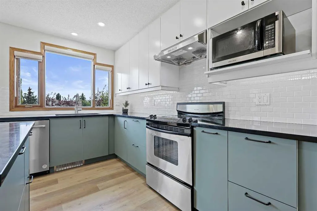 40 Edgebrook View NW