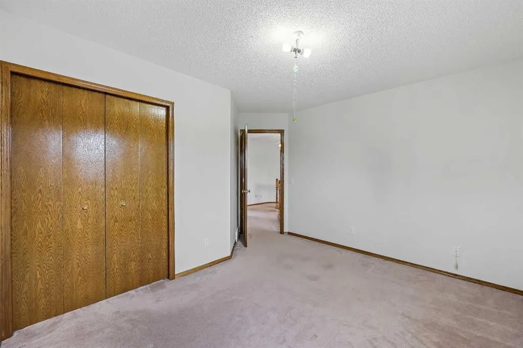 40 Edgebrook View NW