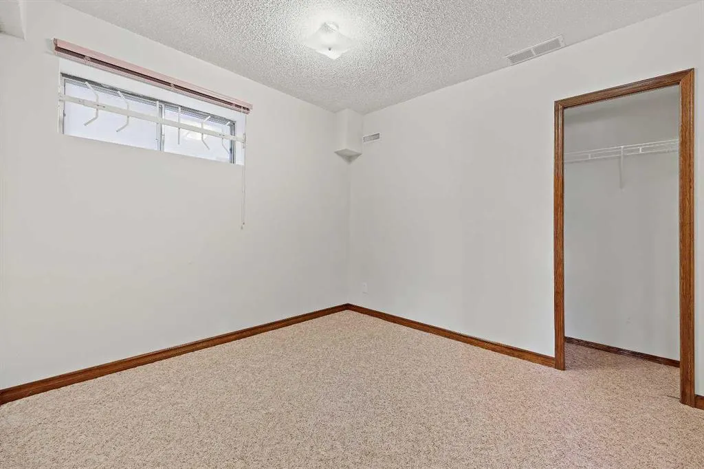 40 Edgebrook View NW