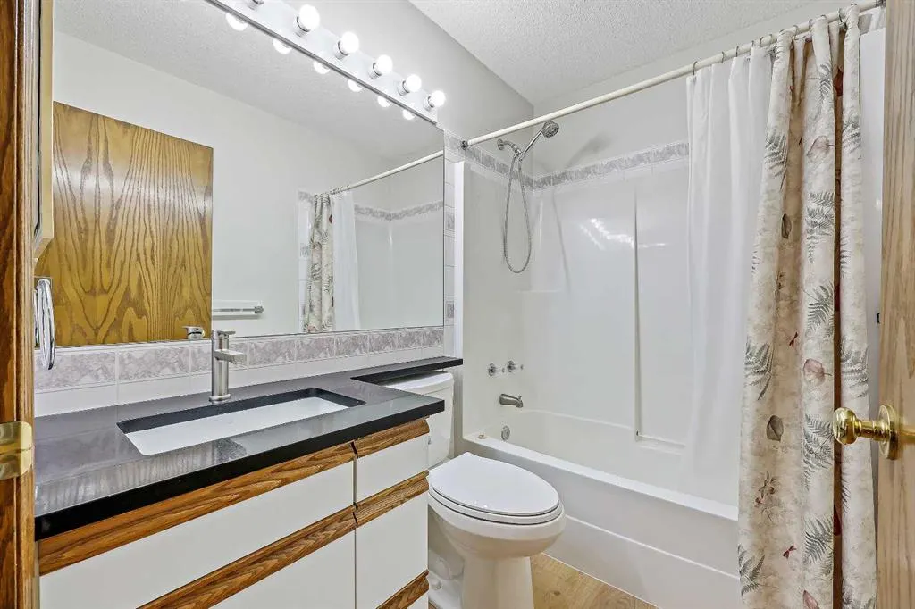 40 Edgebrook View NW