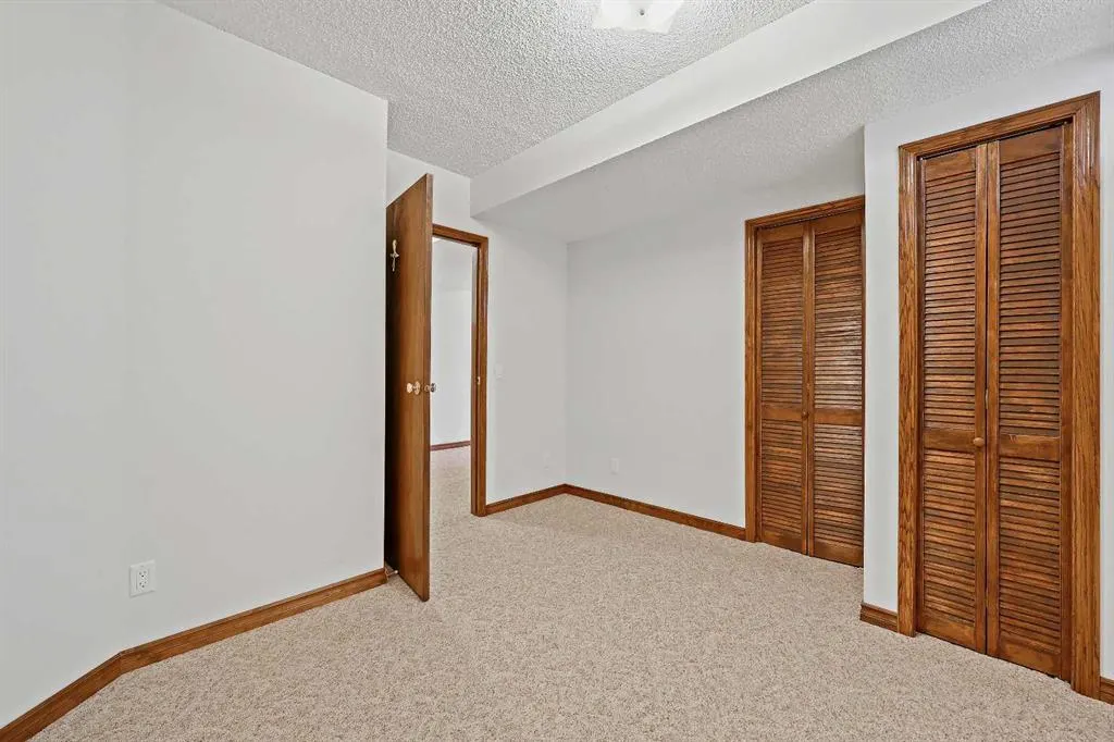40 Edgebrook View NW