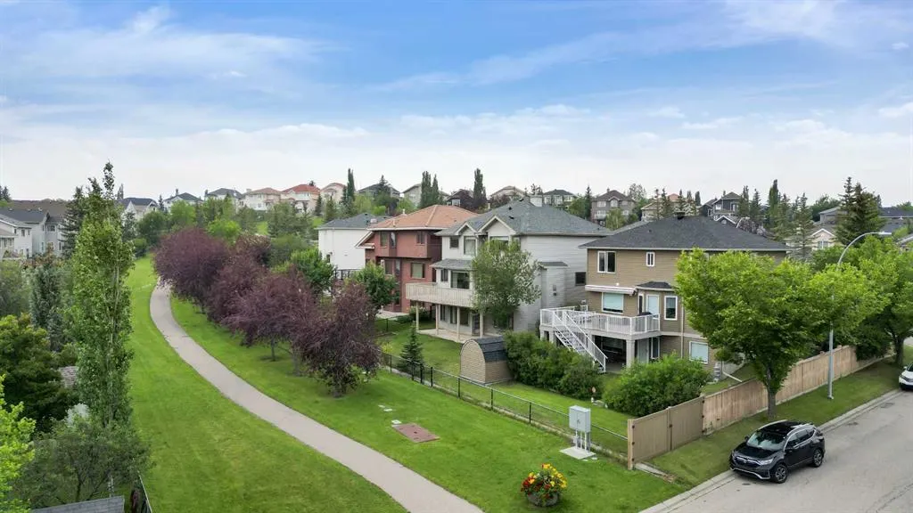 40 Edgebrook View NW