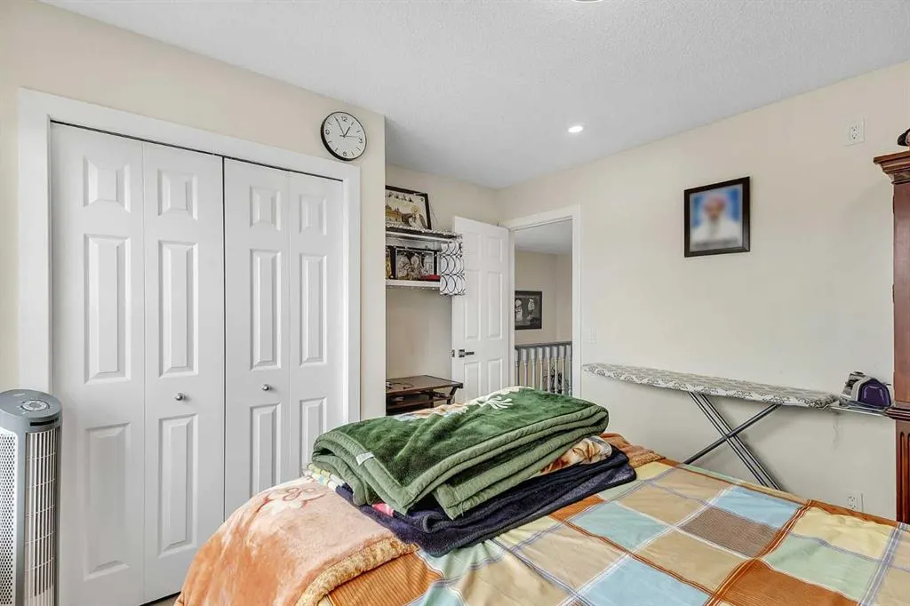 16 Saddletree Close NE