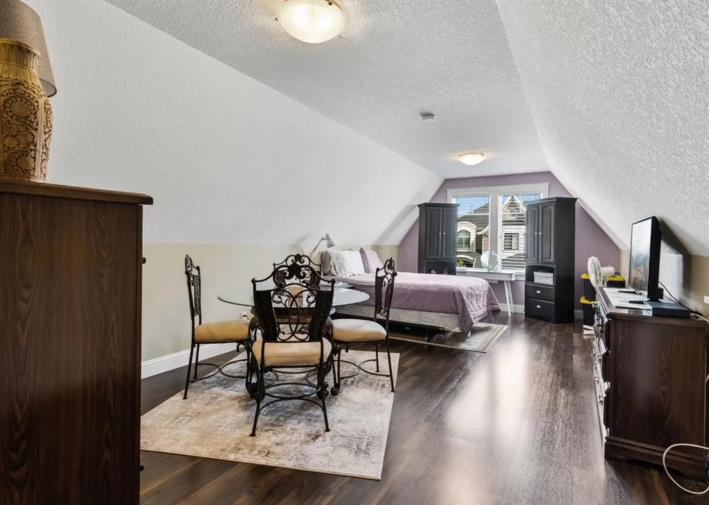 384 Coopers Terrace SW