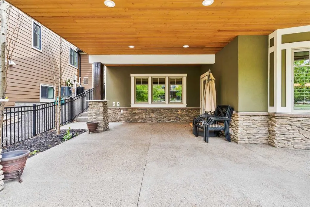 384 Coopers Terrace SW