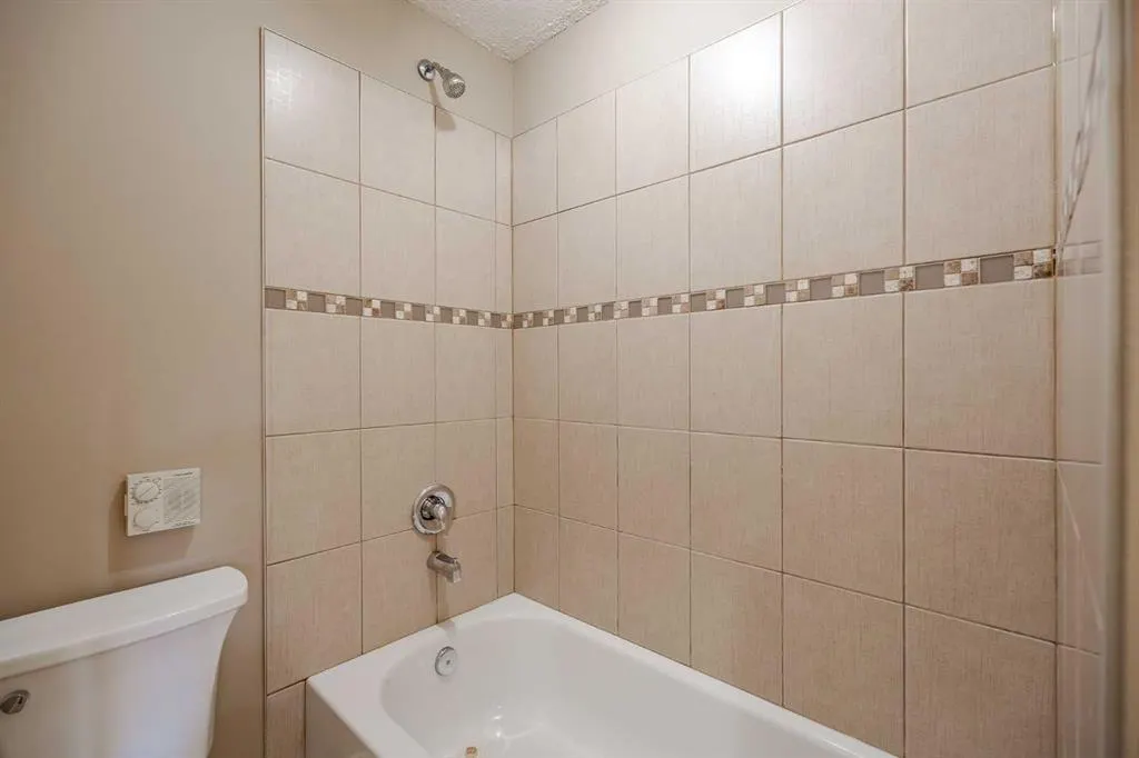 6222 31 Avenue NW, #3
