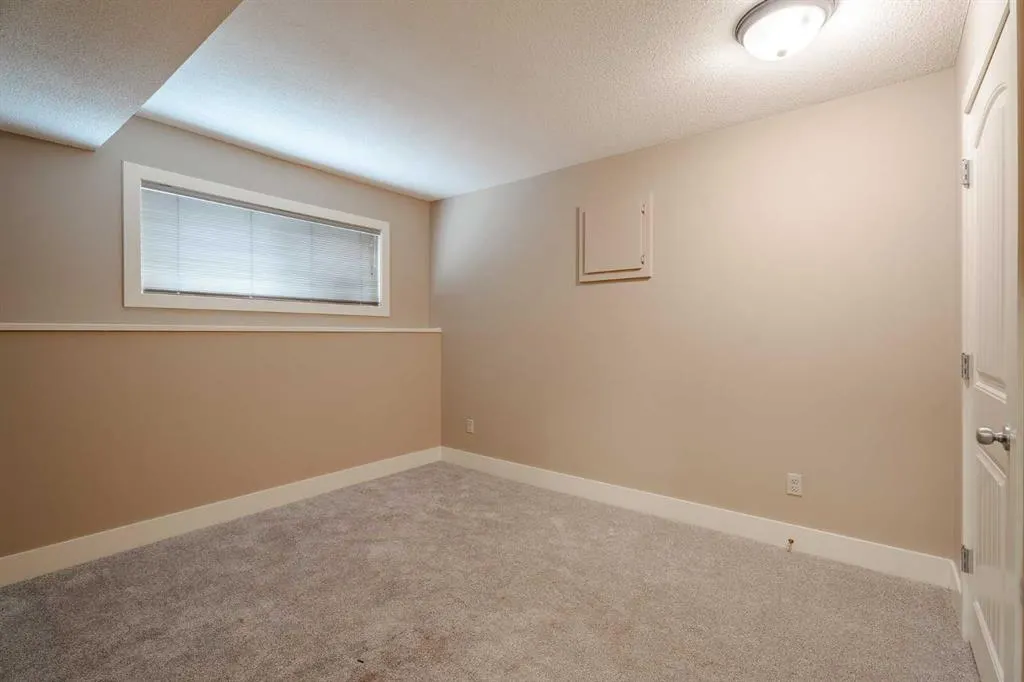 6222 31 Avenue NW, #3
