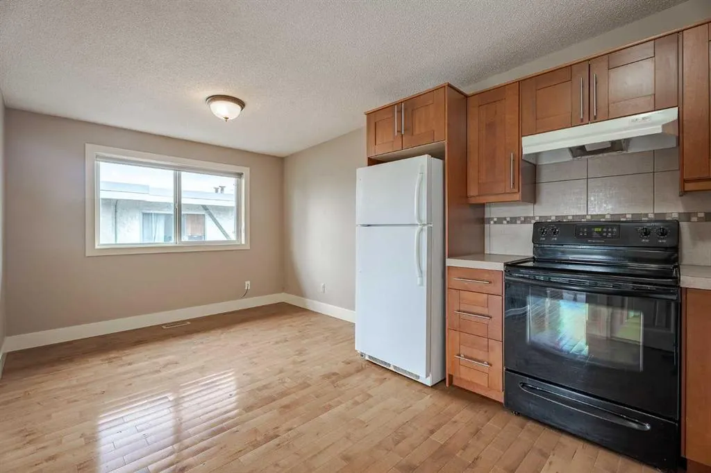 6222 31 Avenue NW, #3