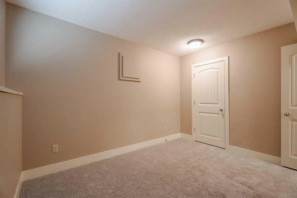 6222 31 Avenue NW, #3
