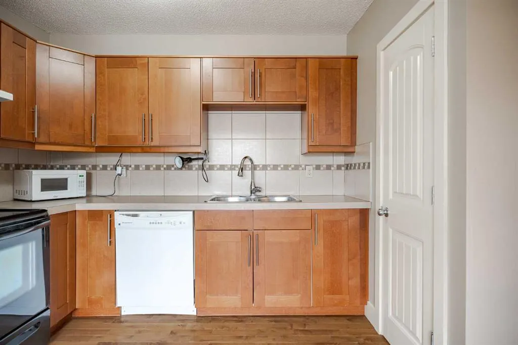 6222 31 Avenue NW, #3