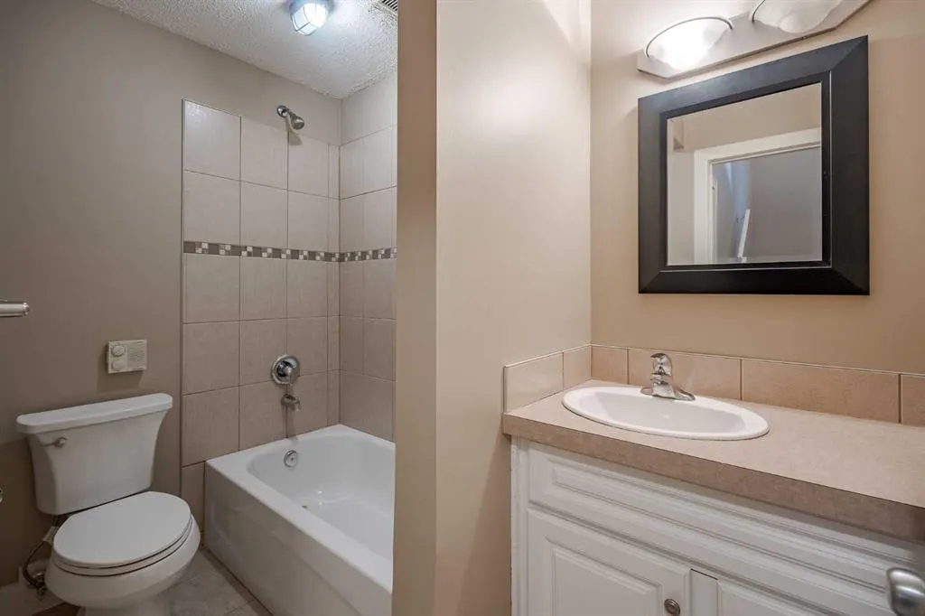 6222 31 Avenue NW, #3