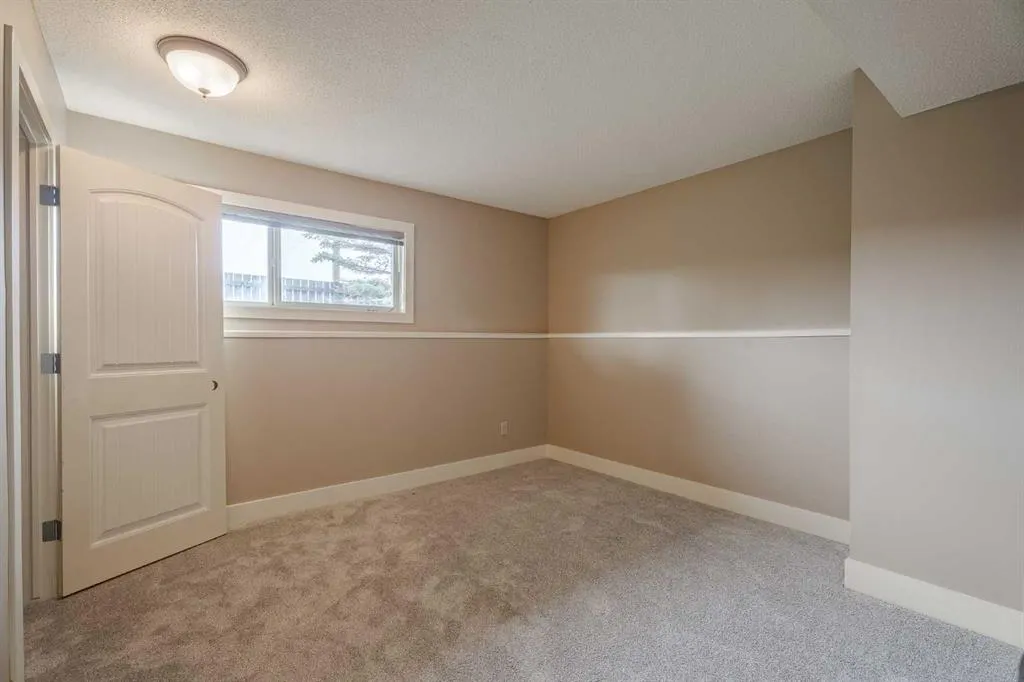 6222 31 Avenue NW, #3